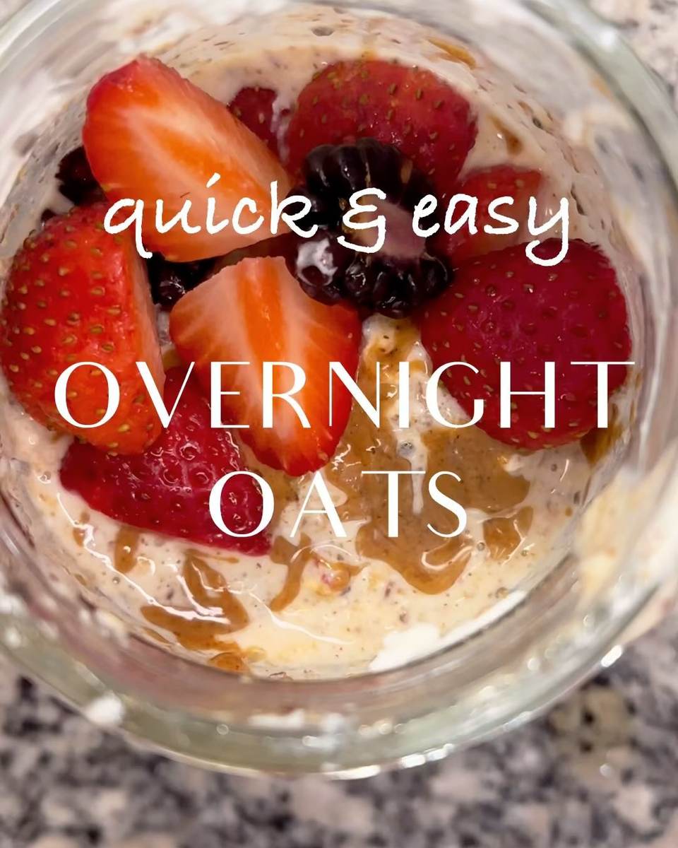 Overnight Oats with Fruit and Nut Butter