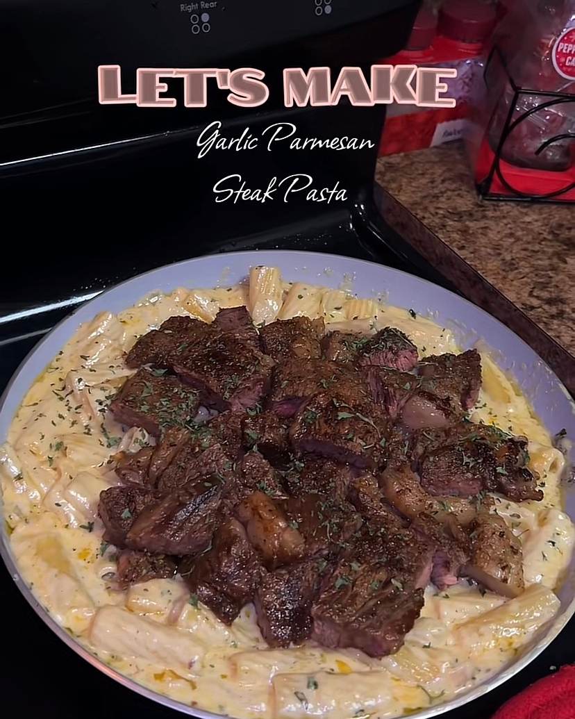 Viral Garlic Parmesan Steak Alfredo